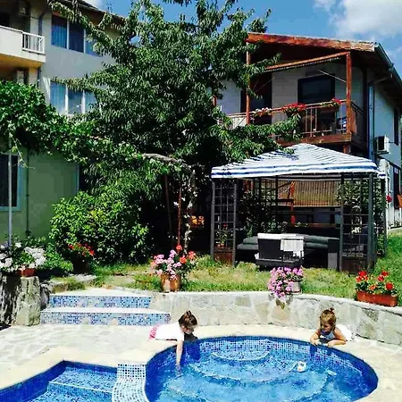 Hotel Family Efos 3*