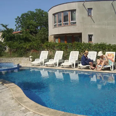 Family Efos Hotel